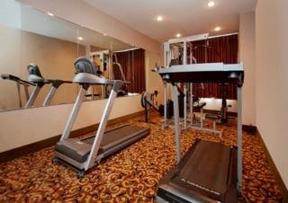 Hotel Comfort Suites North