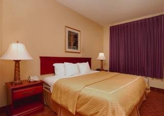 Hotel Comfort Suites North