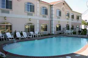 Hotel Comfort Suites North