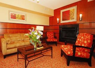 Hotel Comfort Suites North