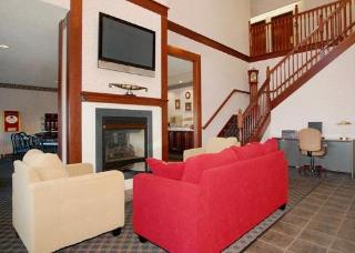 Hotel Comfort Suites North