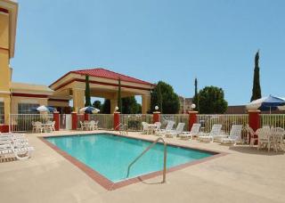 Hotel Comfort Suites North Fossil Creek