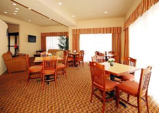 Hotel Comfort Suites North Ih 35