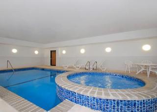 Hotel Comfort Suites North Ih 35