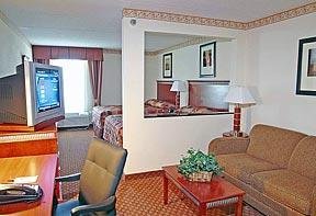 Hotel Comfort Suites Northlake