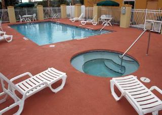 Hotel Comfort Suites Orlando Airport