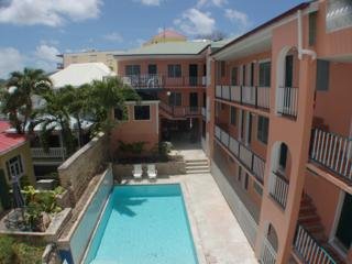Hotel Company House