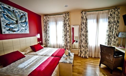 Hotel Condes De Castilla