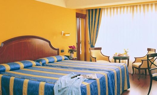 Hotel Corona De Castilla