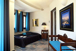 Hotel Cosmopolitan Suites