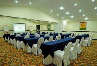 Hotel Country Inn & Suites