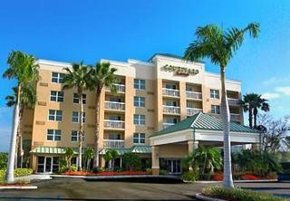 Hotel Courtyard By Marriott At Aventura Mall