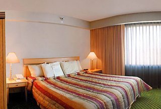 Hotel Courtyard By Marriott Lax