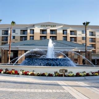 Hotel Courtyard By Marriott-marriott Village