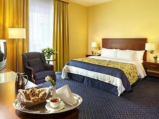 Hotel Courtyard By Marriott Warsaw Airport