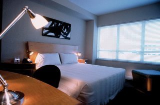 Hotel Crest Suites