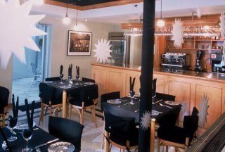 Hotel Crest Suites