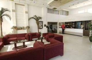 Hotel Crown Henipa