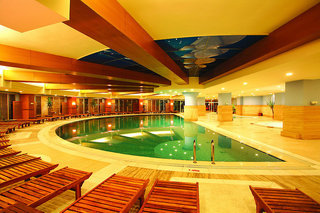 Hotel Crystal Admiral Resort Suits & Spa