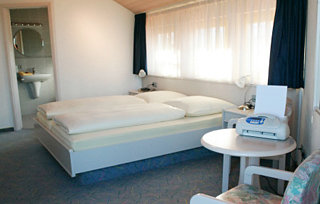 Hotel Crystal Garni