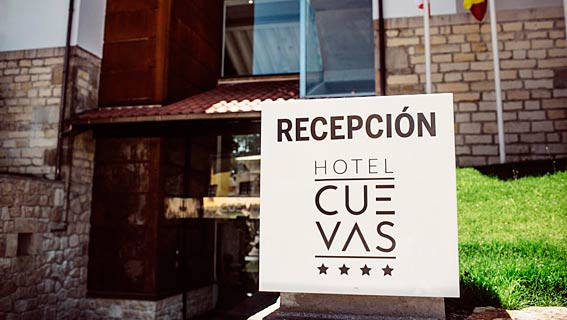 Hotel Cuevas