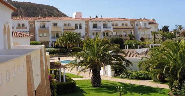 Hotel Cvl Club House
