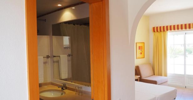 Hotel Cvl Club House