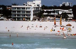 Hotel Days Thunderbird Beach Resort