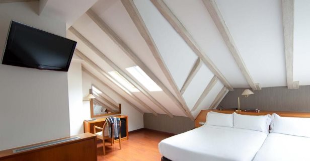 Hotel De L'isard