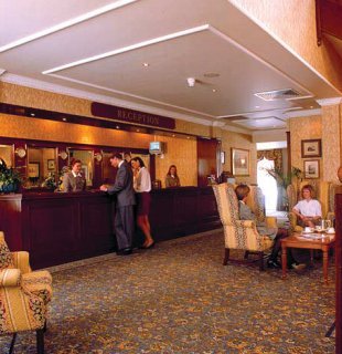 Hotel De Vere St David's Park