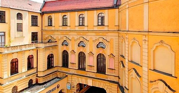 Hotel Deutsches Theater Downtown