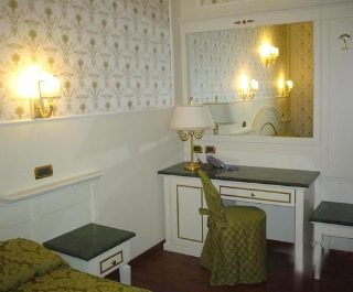 Hotel Dina