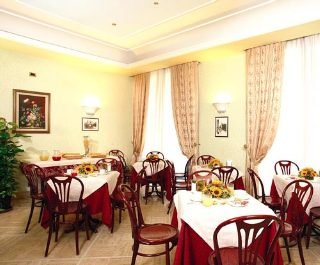 Hotel Dina
