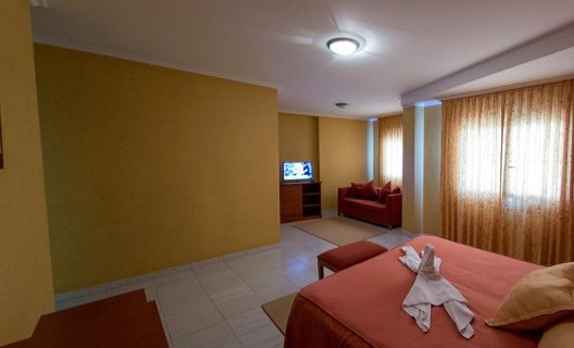 Hotel Dinajan