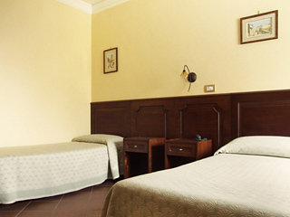 Hotel Dina's