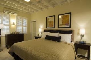 Hotel Divi Little Bay Beach Resort