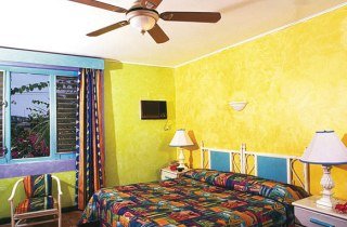 Hotel Doctors Cave Beach