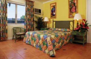 Hotel Doctors Cave Beach
