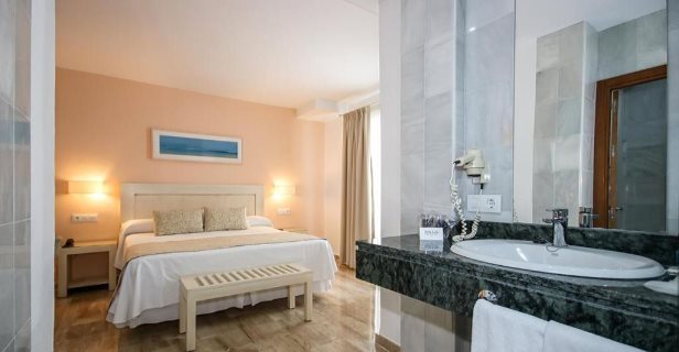 Hotel Doña Lola Zahara