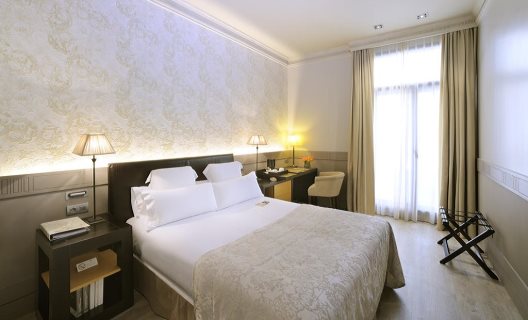 Hotel Duquesa De Cardona