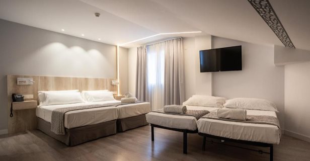 Hotel Dwo Ábaster