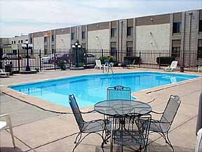 Hotel Econo Lodge Airport