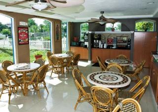 Hotel Econo Lodge At Florida Mall