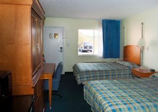 Hotel Econo Lodge At Florida Mall