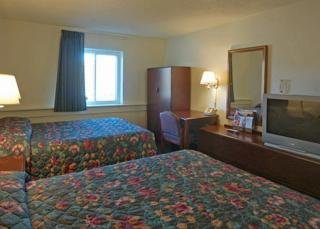 Hotel Econo Lodge East