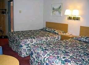 Hotel Econo Lodge East Port