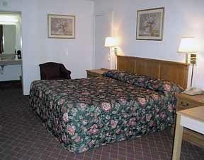 Hotel Econo Lodge-huntsvile