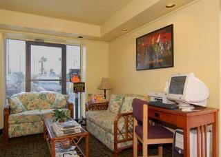Hotel Econo Lodge  Inn & Suites Maingate Central