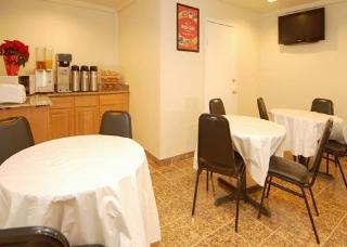 Hotel Econo Lodge  Inn & Suites Oakland Airport