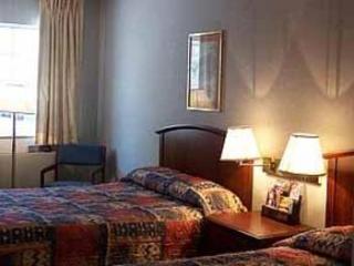 Hotel Econo Lodge  Inn & Suites South
